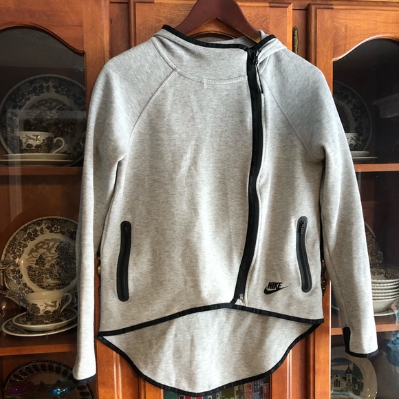 Nike Tech Asymmetric Cape Hoodie Sweater - Picture 2 of 5